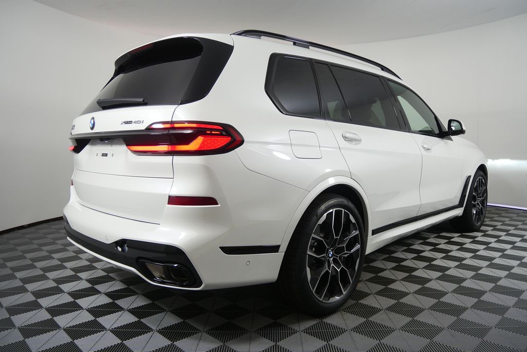 Thumbnail: 2026 BMW X7 - 3