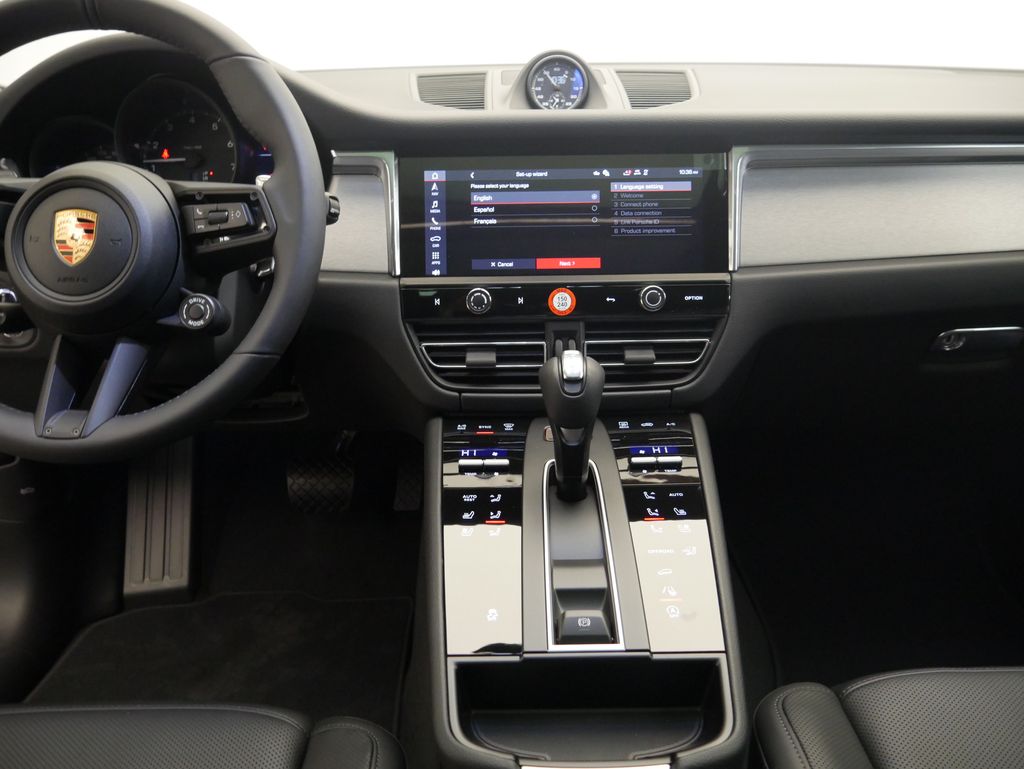 Thumbnail: 2026 Porsche Macan - 32