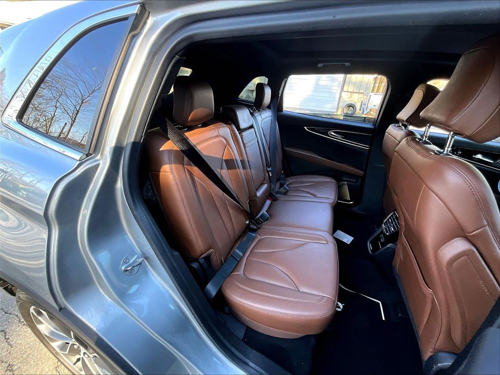 2022 Lincoln Nautilus — photo 16