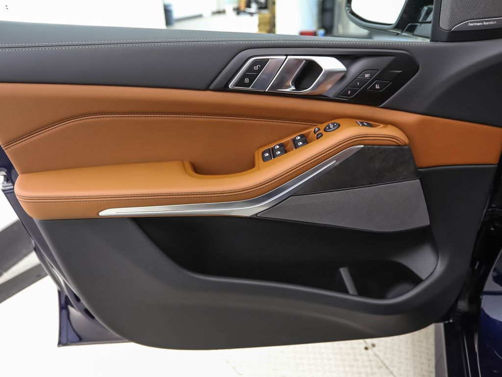 Thumbnail: 2026 BMW X5 - 10
