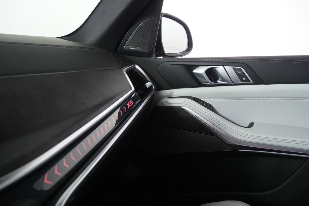 Thumbnail: 2026 BMW X5 - 25