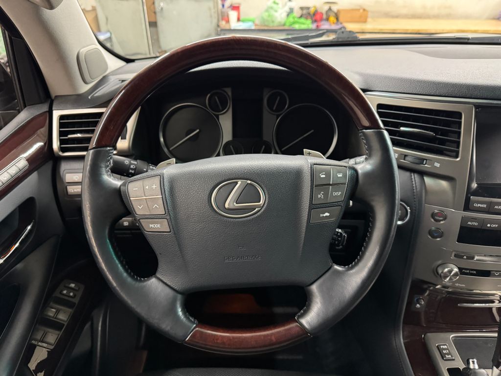2014 Lexus LX 570