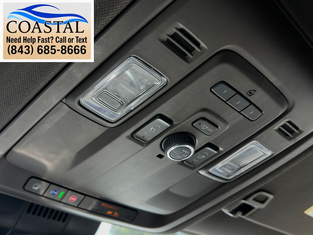 2023 Chevrolet Suburban LT White at Bob King Buick GMC