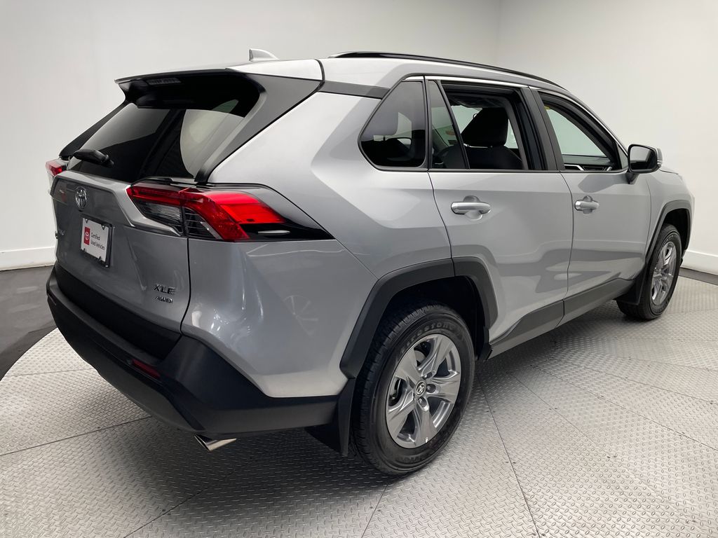 2024 Toyota RAV4 XLE 5