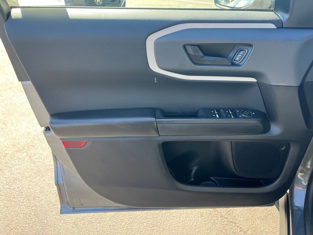 Thumbnail: 2022 Ford Bronco Sport - 12