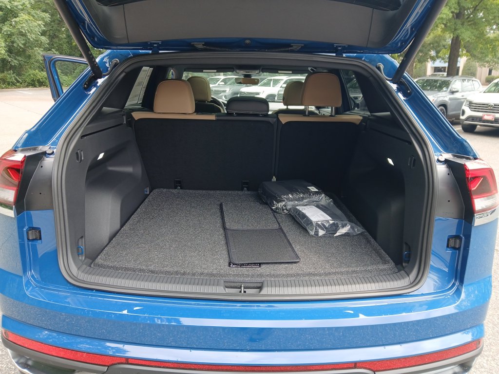 New 2026 Blue Volkswagen SE w/Technology image 22