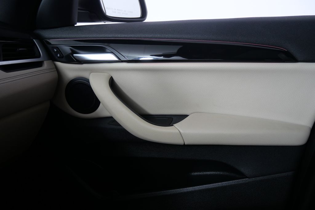 2022 BMW X1 xDrive28i 26