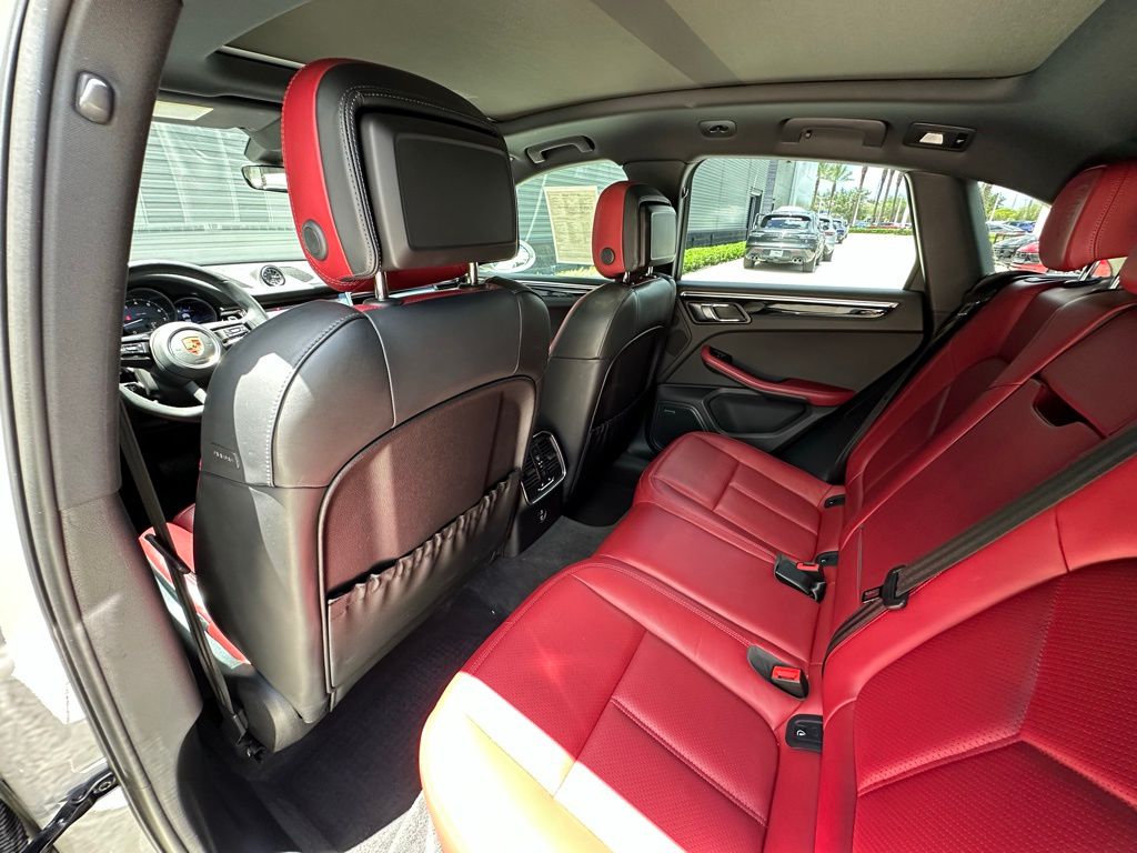 2024 Porsche Macan  31