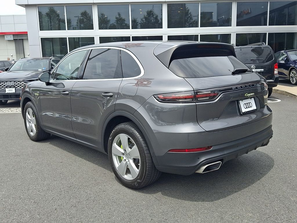 Thumbnail: 2020 Porsche Cayenne - 6