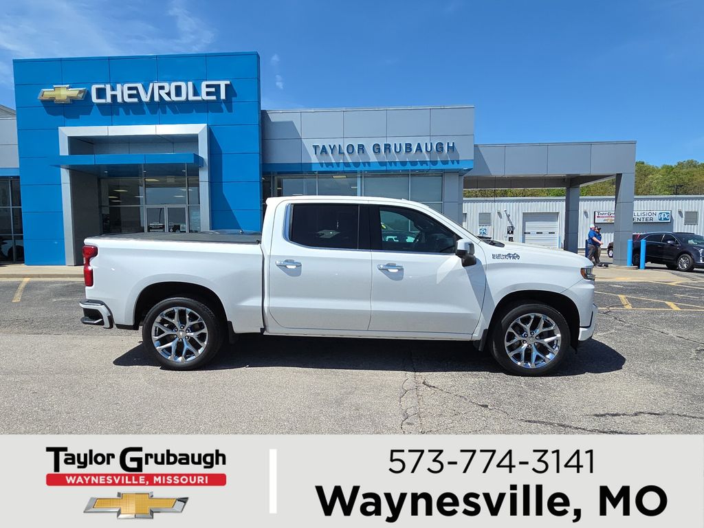 White (Iridescent Pearl Tricoat) 2019 Chevrolet Silverado 1500 High Country Crew Cab 4WD Pickup Truck Four-Wheel Drive Automatic