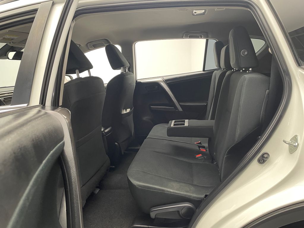 Thumbnail: 2018 Toyota RAV4 - 28