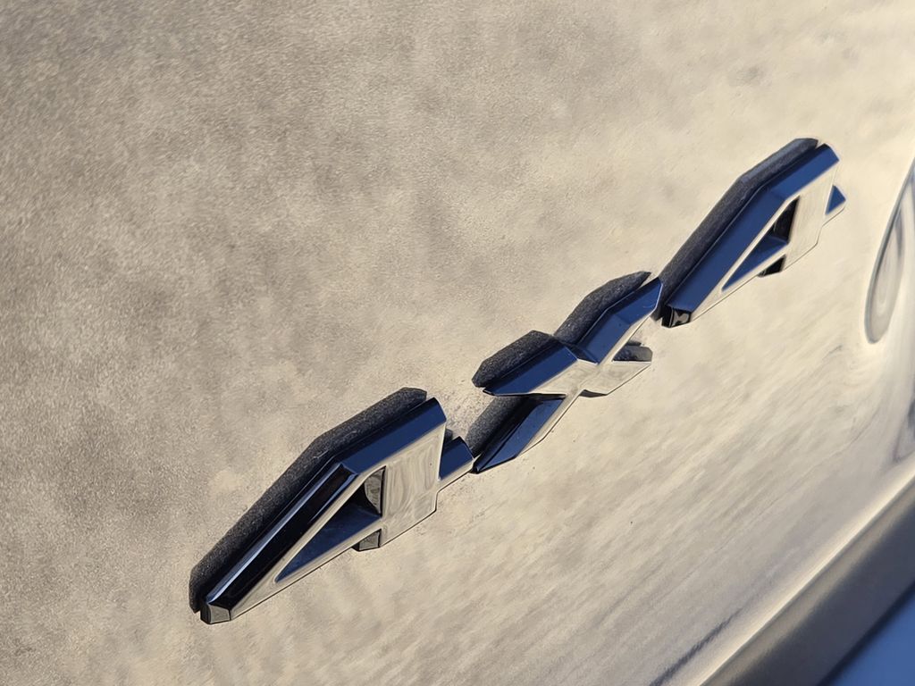 used 2023 Jeep Cherokee car, priced at $21,392