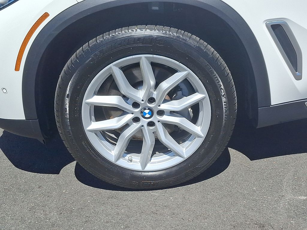 2022 BMW X5 xDrive40i 8