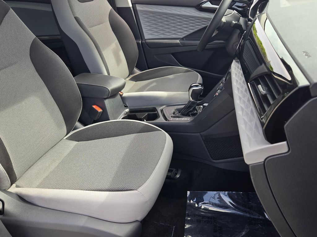 2024 Volkswagen Taos - $18,400