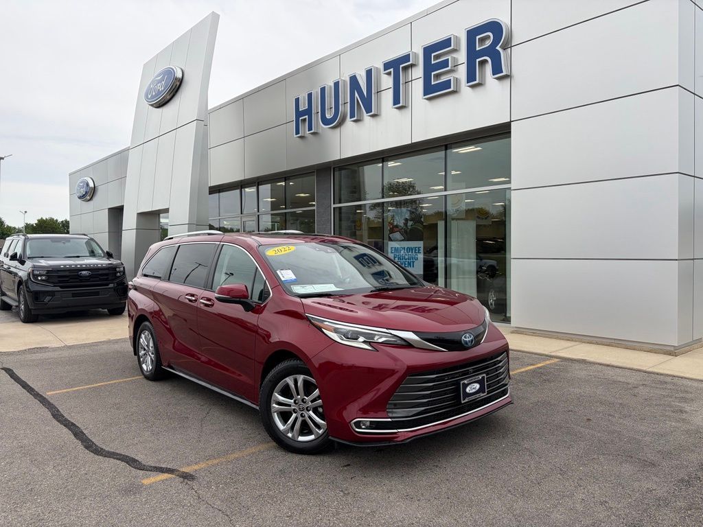 2022 Toyota Sienna Platinum 7-Passenger AWD