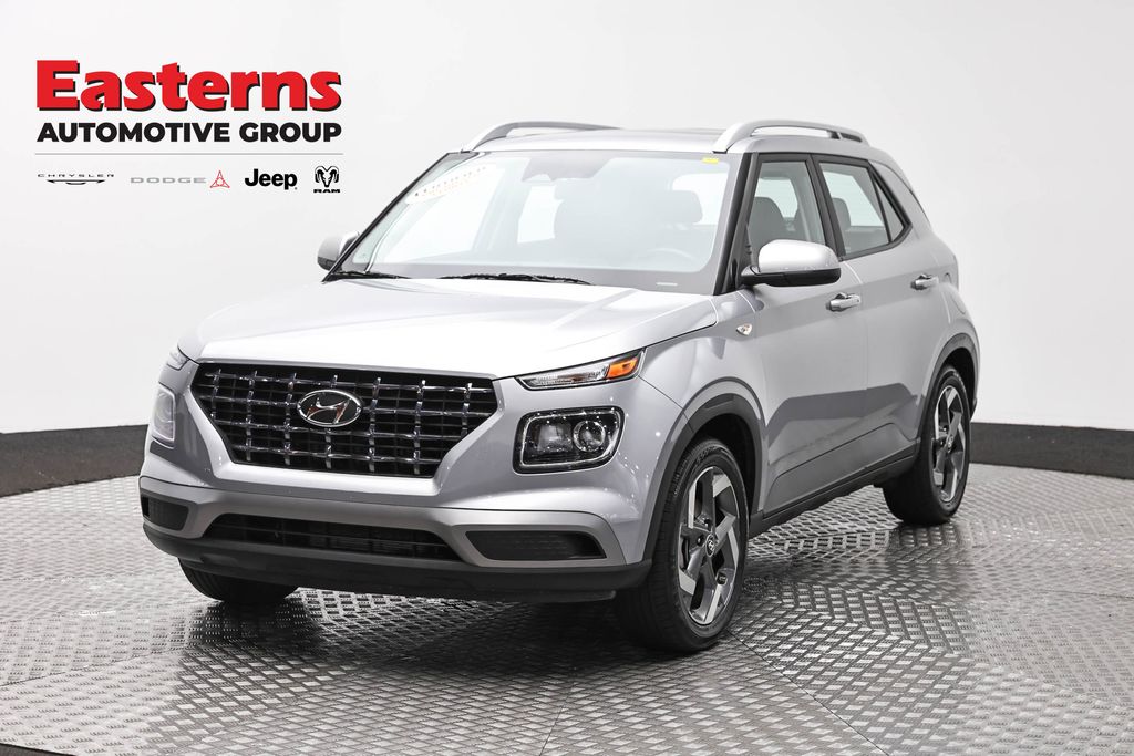 Shimmering Silver 2025 Hyundai Venue SUV / Crossover Front-Wheel Drive Continuously Variable Transmission
