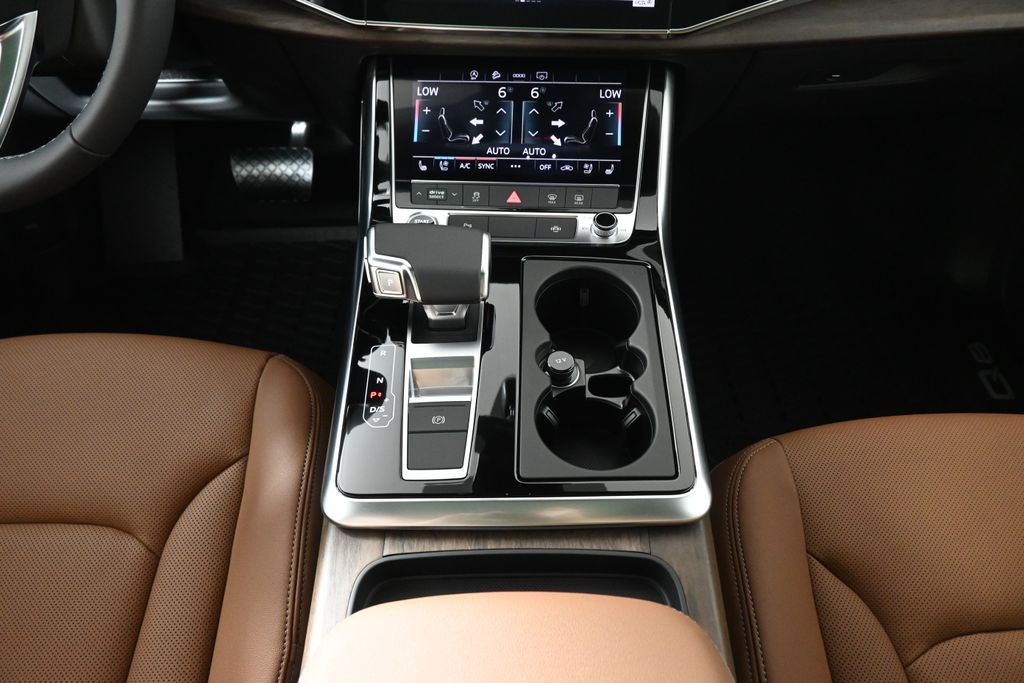 Thumbnail: 2025 Audi Q8 - 19