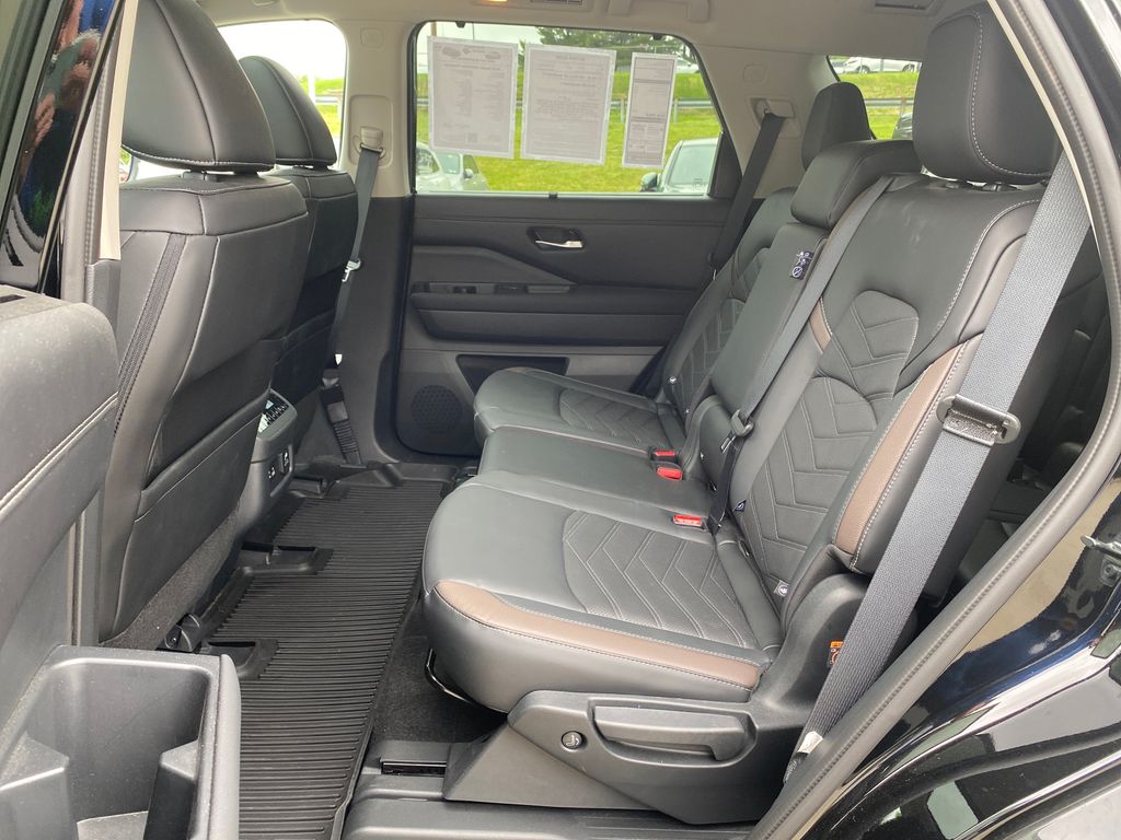2025 Nissan Pathfinder Platinum Black at John Sisson Motors