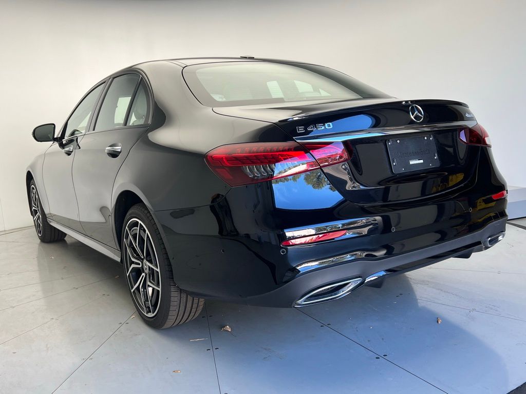 Thumbnail: 2022 Mercedes-Benz E-Class - 4