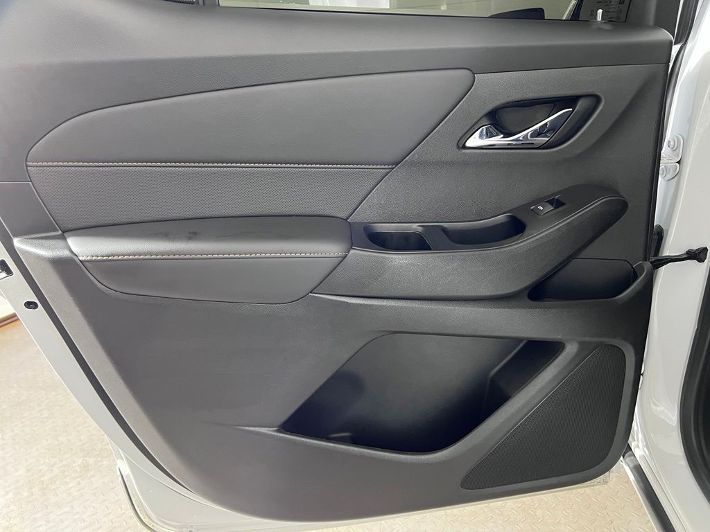 Used 2020 White Chevrolet Premier image 26