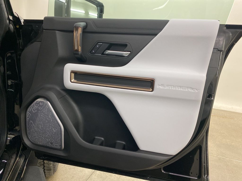 2025 GMC HUMMER EV SUV 2X photo