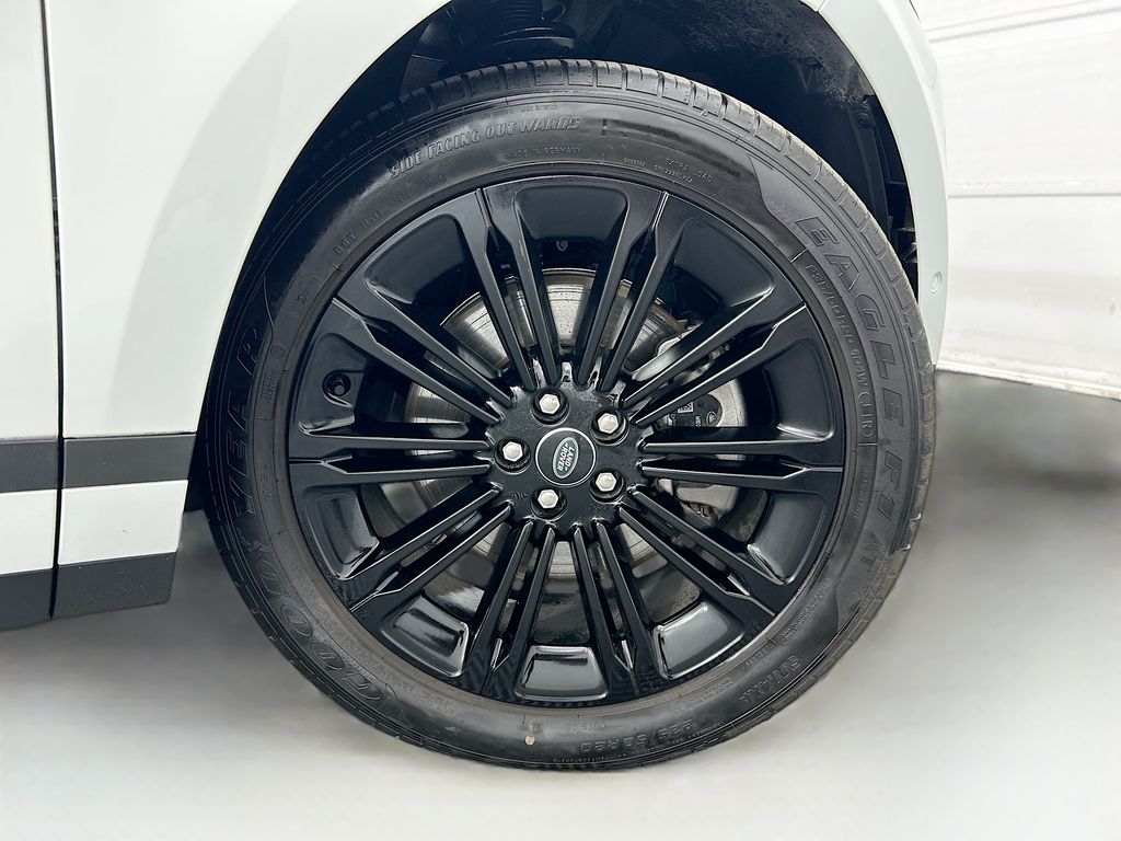 Thumbnail: 2025 Land Rover Range Rover Evoque - 31