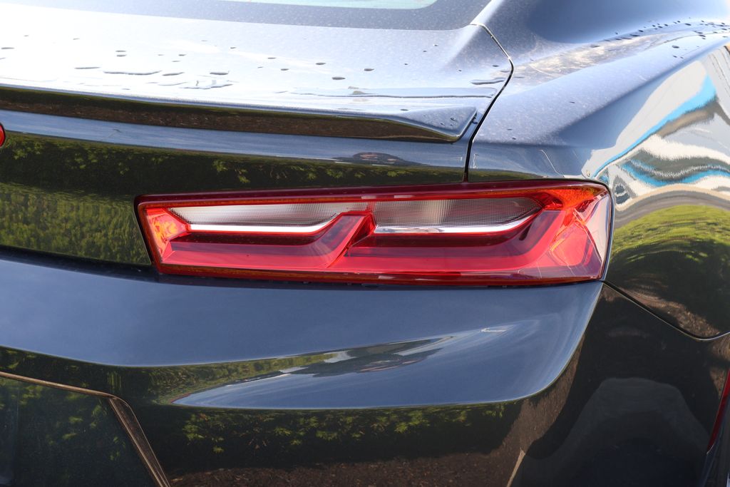 2017 Chevrolet Camaro  9