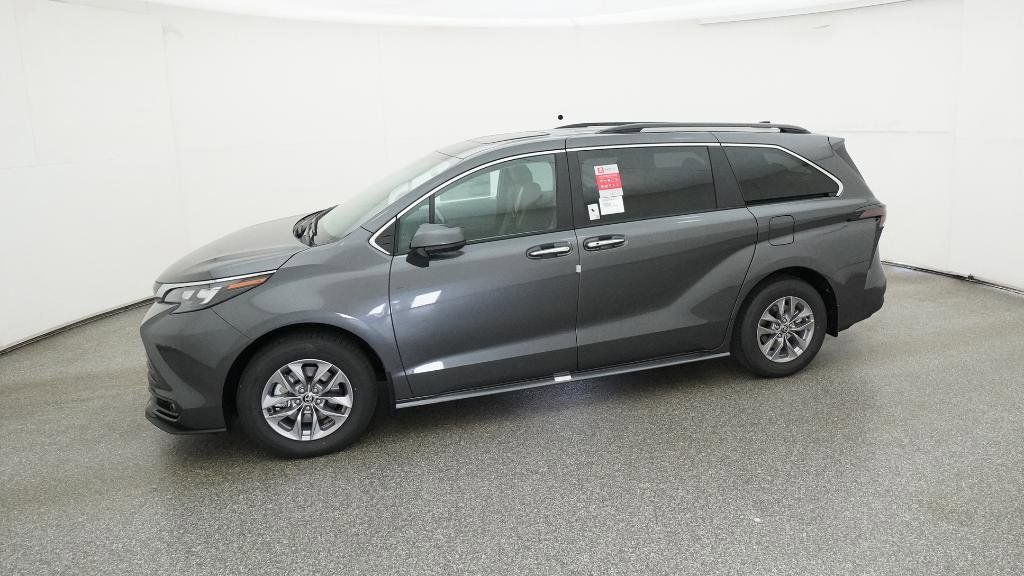 Thumbnail: 2025 Toyota Sienna - 21