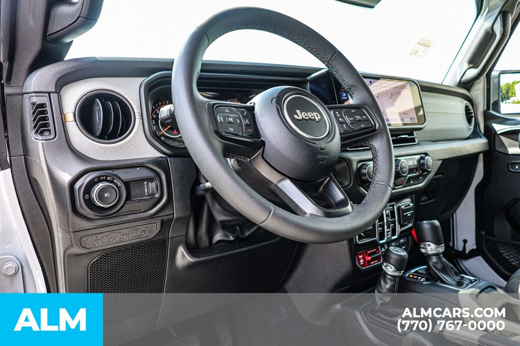 2025 Jeep Wrangler #24