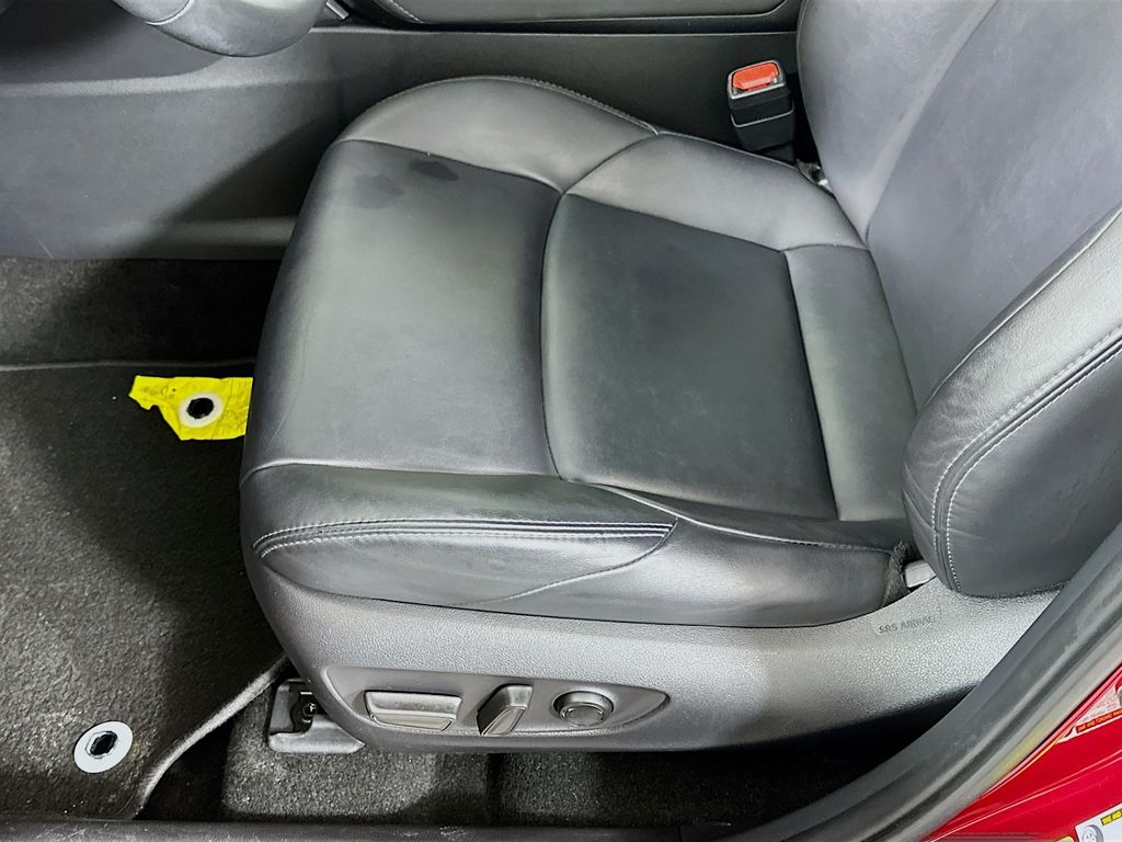 Thumbnail: 2023 Toyota Venza - 20