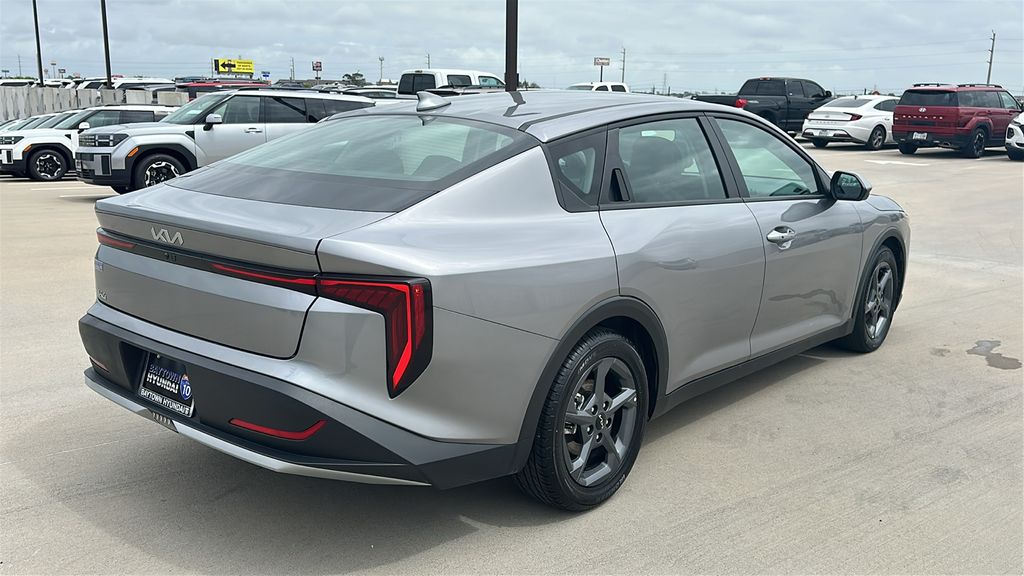 2025 Kia K4 LXS - 11