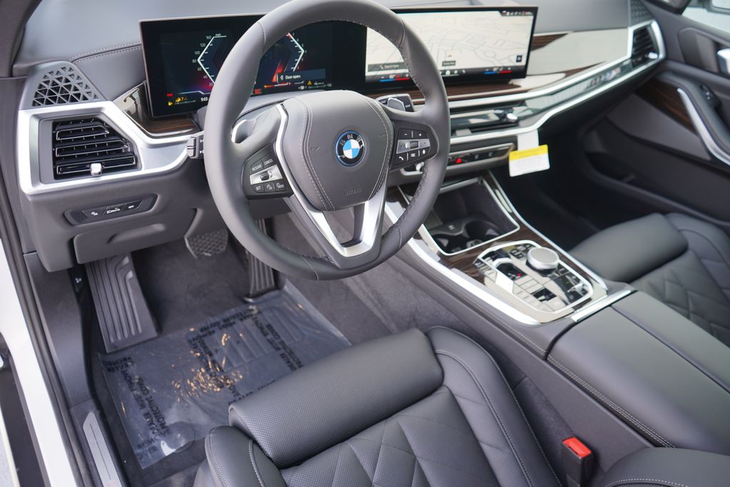 2025 BMW X5 xDrive50e 13