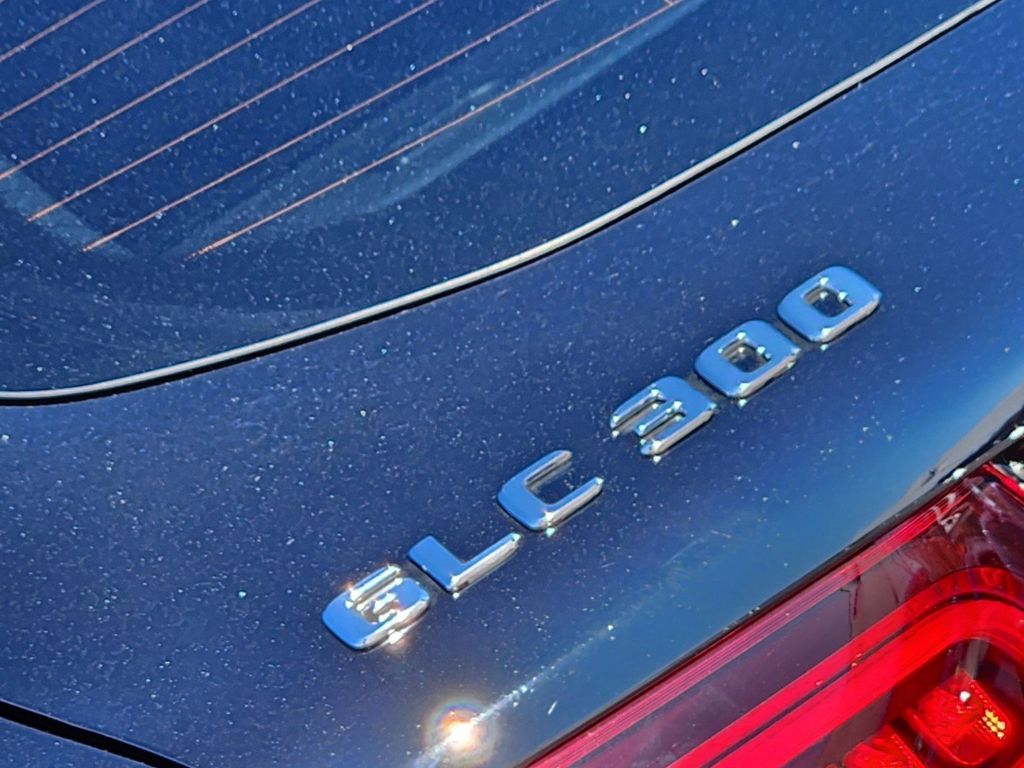 2022 Mercedes-Benz GLC GLC 300 12