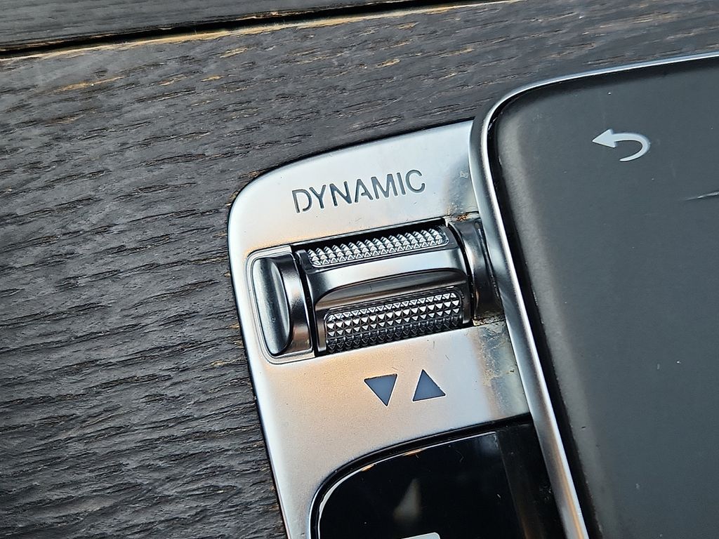 Thumbnail: 2020 Mercedes-Benz GLE - 24