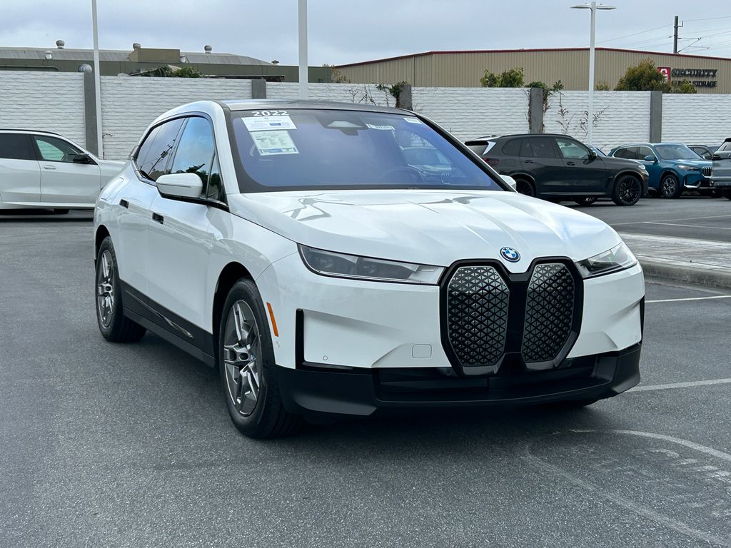 Thumbnail: 2022 BMW iX - 7