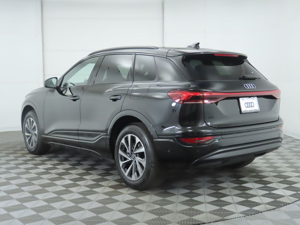 Thumbnail: 2025 Audi Q6 e-tron - 7
