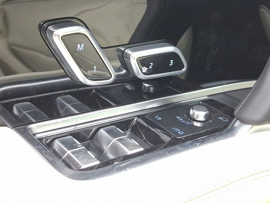 Thumbnail: 2026 Land Rover Range Rover - 20