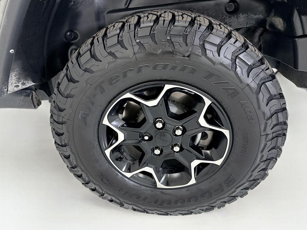 Thumbnail: 2021 Jeep Wrangler - 30