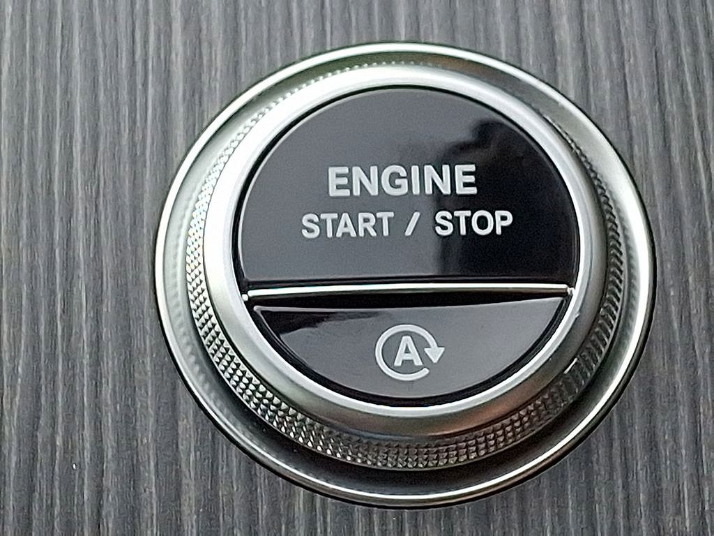 Thumbnail: 2025 Mercedes-Benz C-Class - 17