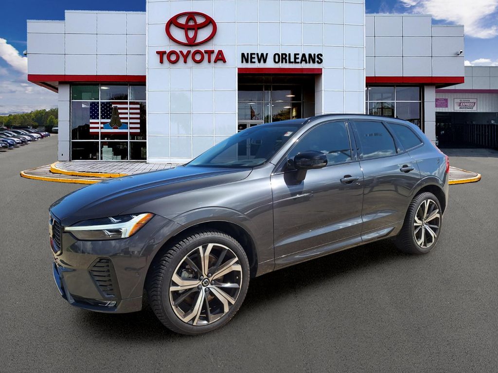  2023 Volvo XC60 B6 Ultimate Dark Theme AWD   