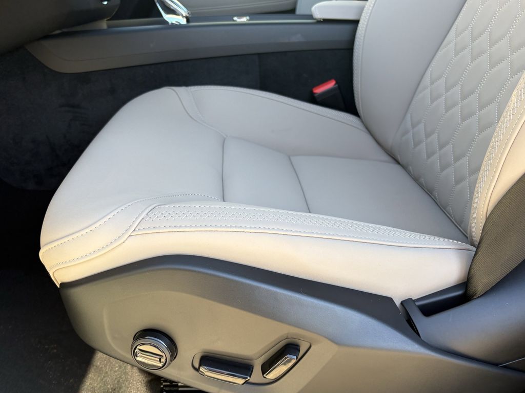 New 2026 Vapour Gray Volvo B5 Plus image 13