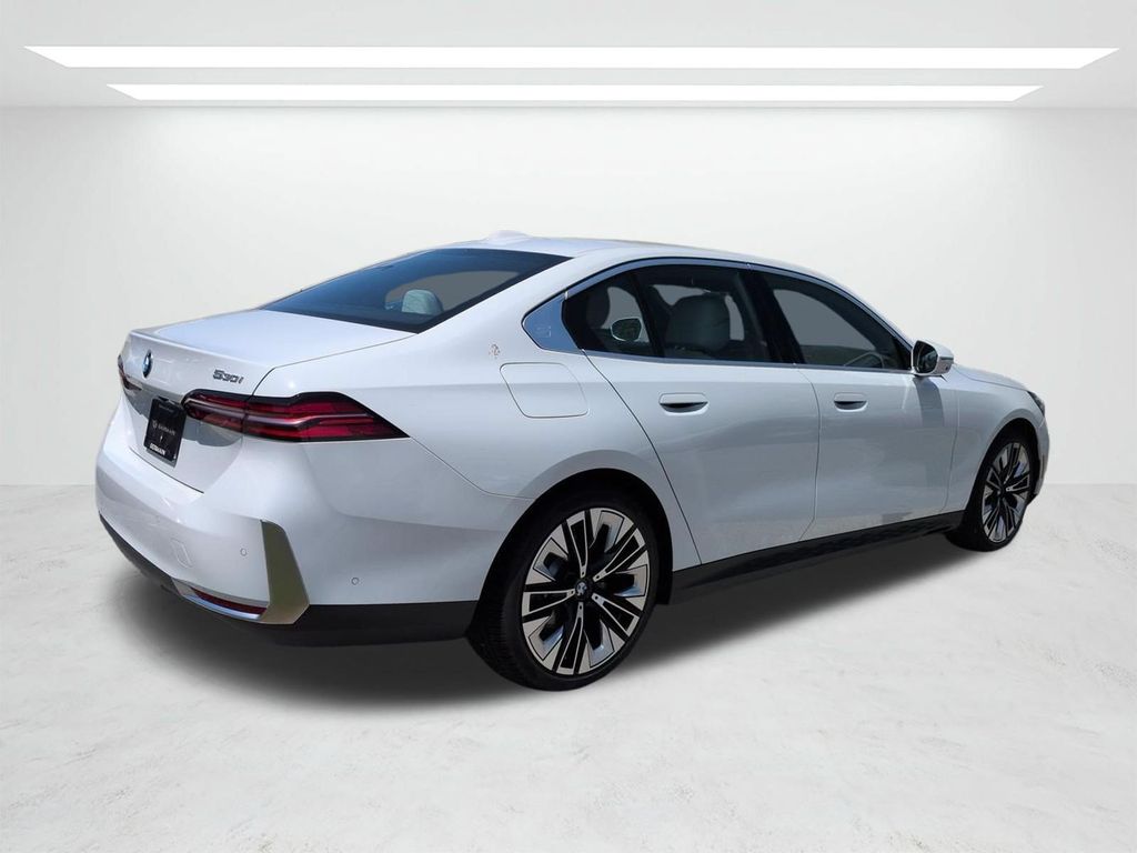 New 2027 White BMW 530i image 4