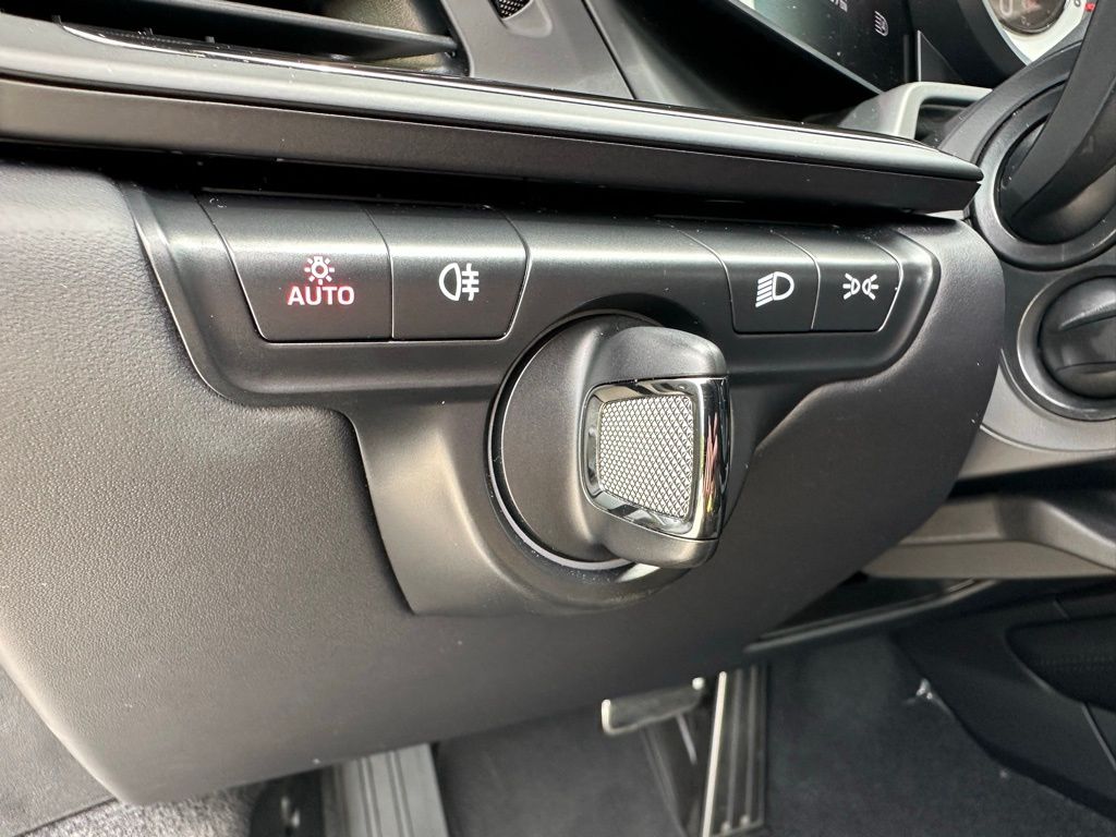 Thumbnail: 2024 Porsche 911 - 21