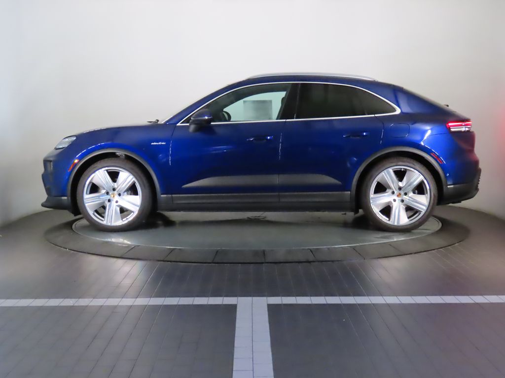 Thumbnail: 2024 Porsche Macan - 2