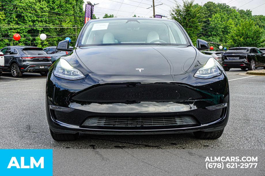 2025 Tesla Model Y Long Range - Photo 10