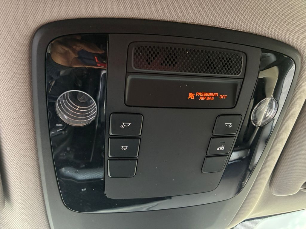 Used Car 2024 Kia Carnival  Lx For Sale Under $30,000 In Austin, Texas