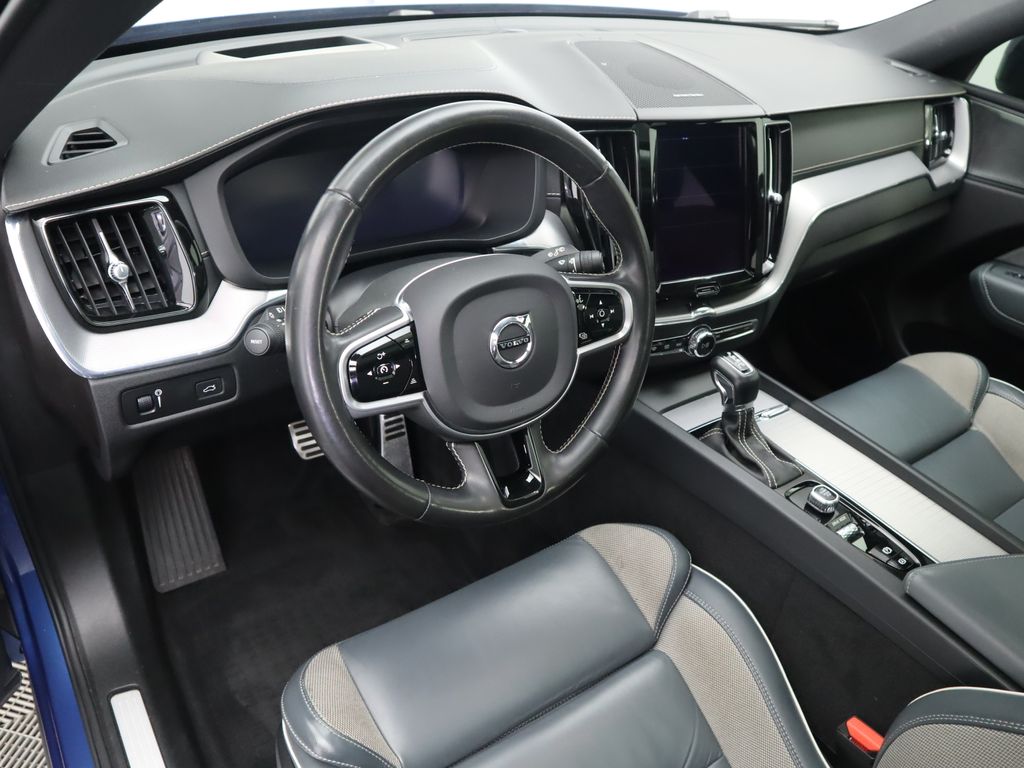 Thumbnail: 2021 Volvo XC60 - 9