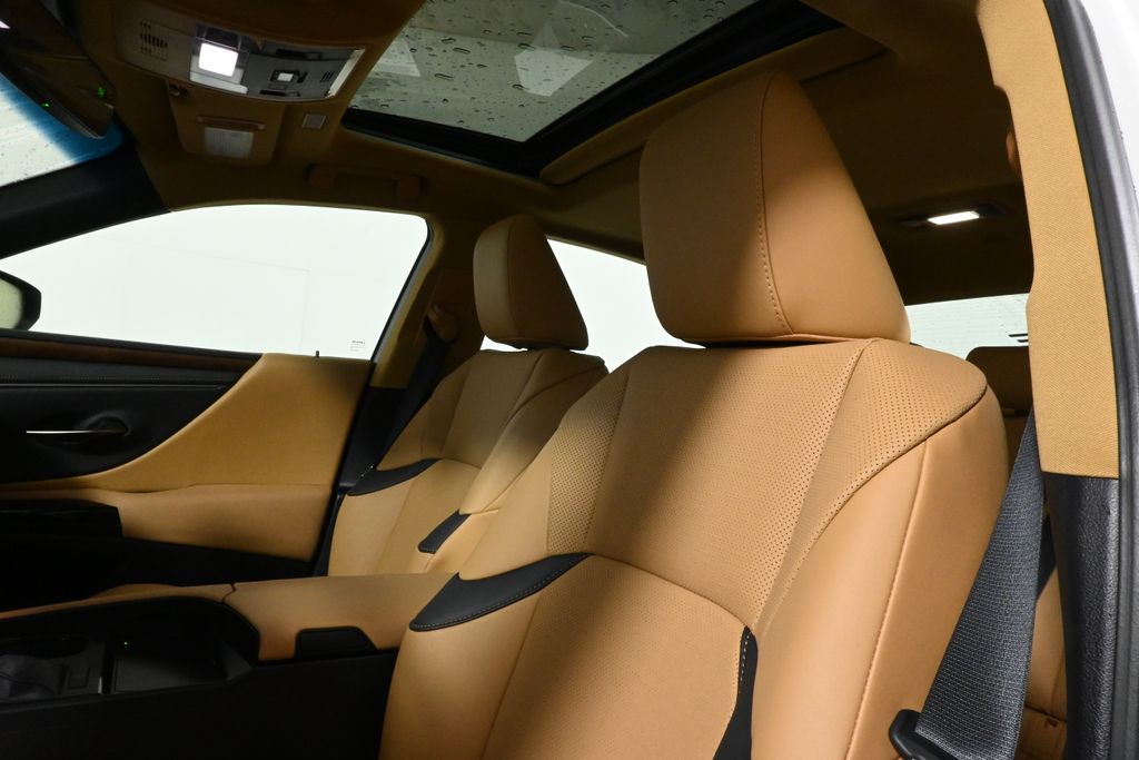 Thumbnail: 2025 Lexus ES - 15