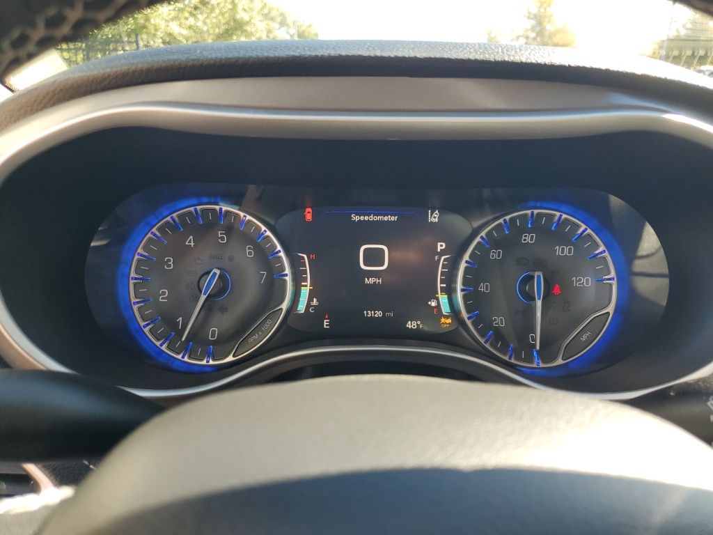 Used Car 2023 Chrysler Pacifica  Touring L For Sale Under $40,000 In Austin, Texas