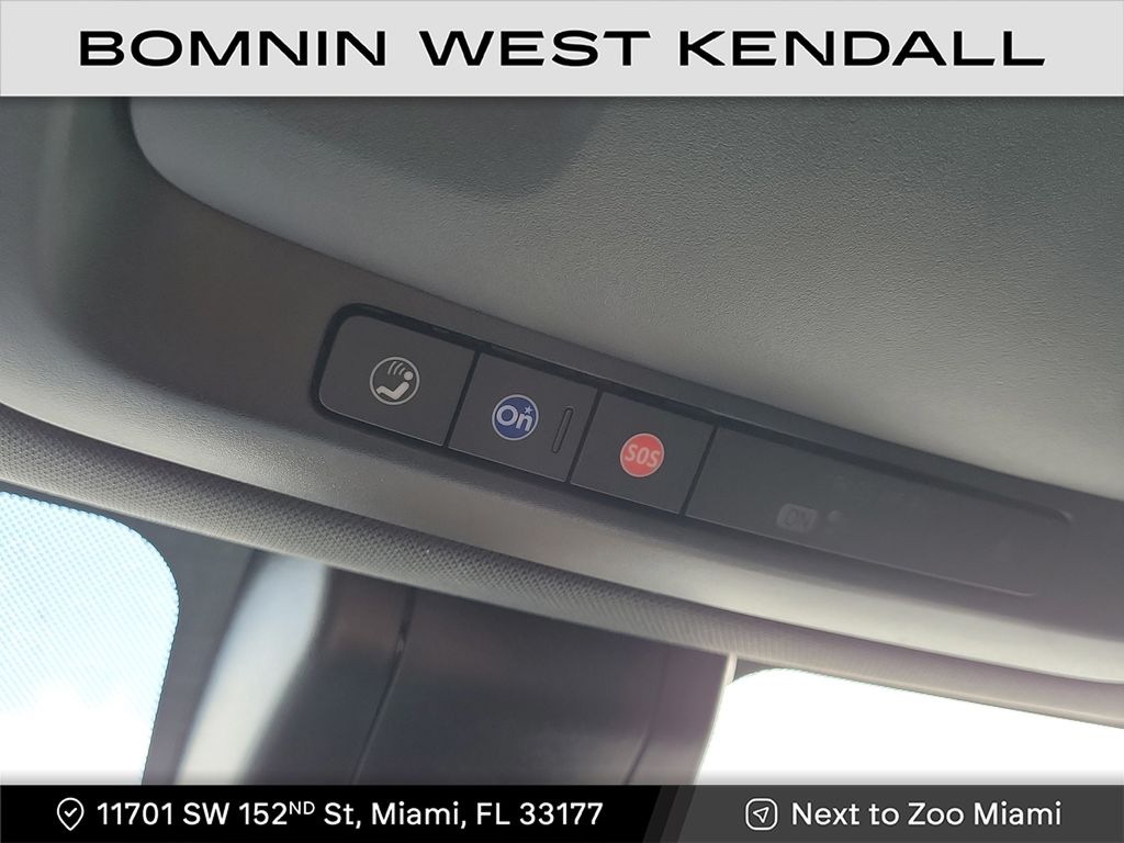 2021 Chevrolet Suburban LT photo